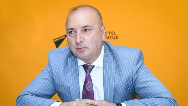 Əməkdar jurnalist Varis Yolçuyev - Sputnik Azərbaycan