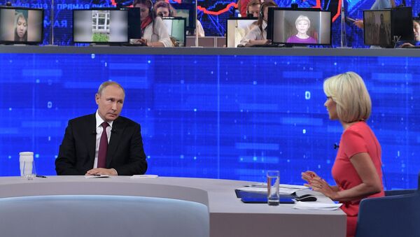 Прямая линия с президентом РФ Владимиром Путиным - Sputnik Azərbaycan