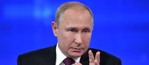 Прямая линия с президентом РФ Владимиром Путиным Прямая линия с президентом РФ Владимиром Путиным - Sputnik Азербайджан