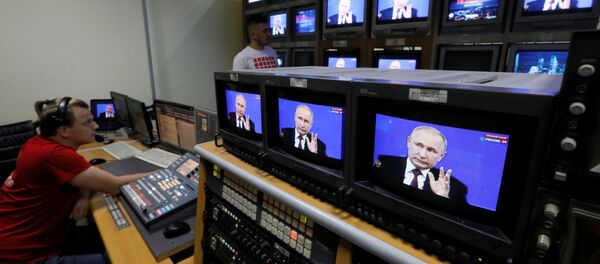Прямая линия с президентом РФ Владимиром Путиным - Sputnik Азербайджан