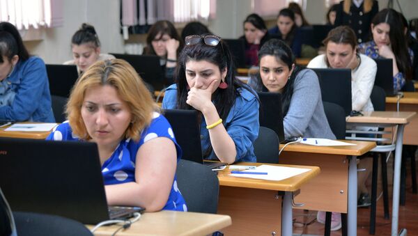 Экзамен на вакантные должности педагогов в школах - Sputnik Азербайджан