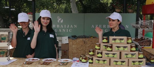 Organic Food Festival: в очередь за экологически чистыми продуктами Organic Food Festival: в очередь за экологически чистыми продуктами - Sputnik Азербайджан