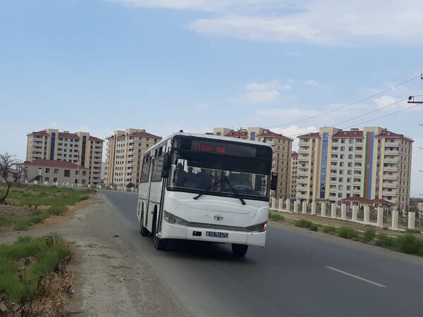 Жители Баку добились изменения пути следования двух автобусных маршрутов Жители Баку добились изменения пути следования двух автобусных маршрутов - Sputnik Азербайджан