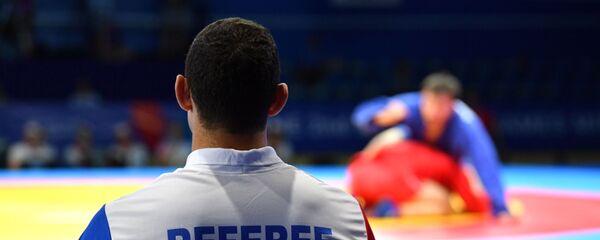 Судья во время соревнований на II Европейских играх в Минске Судья во время соревнований на II Европейских играх в Минске - Sputnik Азербайджан