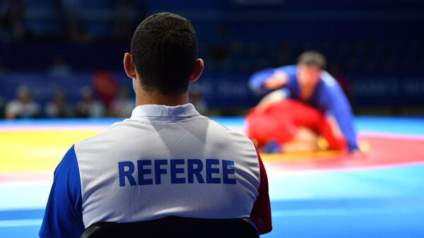Судья во время соревнований на II Европейских играх в Минске - Sputnik Азербайджан