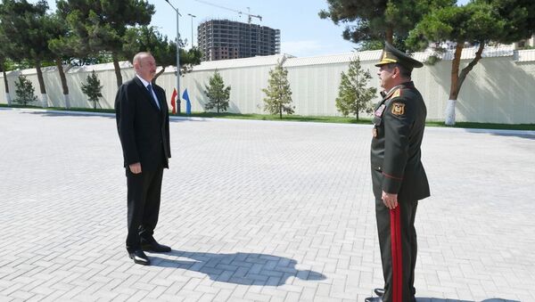 Президент Ильхам Алиев ознакомился с условиями, созданными после реконструкции в Военном лицее имени Джамшида Нахчыванского - Sputnik Azərbaycan
