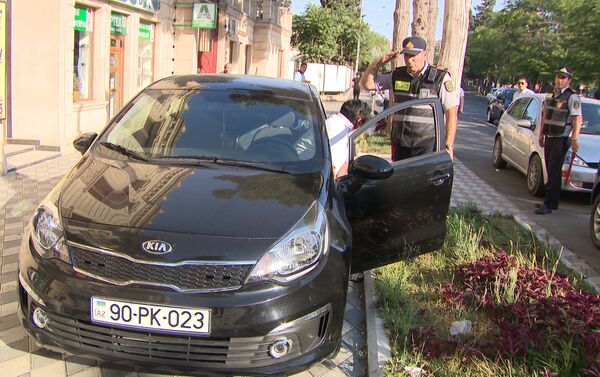 Полиция Баку провела профилактические и просветительские мероприятия в целях обеспечения безопасности участников движения на дорогах - Sputnik Азербайджан