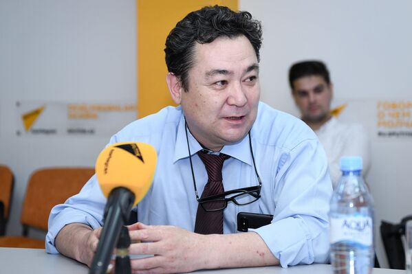 Шухрат Саламов (Барлас) - известный узбекский писатель и историк - Sputnik Азербайджан