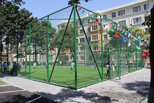 Бакинцам подарили еще один благоустроенный двор Бакинцам подарили еще один благоустроенный двор - Sputnik Азербайджан