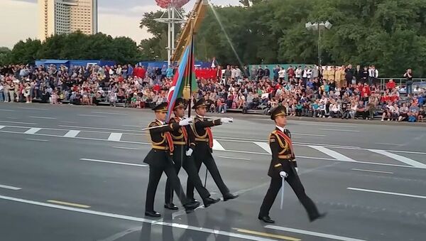 Азербайджанские военнослужащие приняли участие в военном параде в Минске - Sputnik Азербайджан
