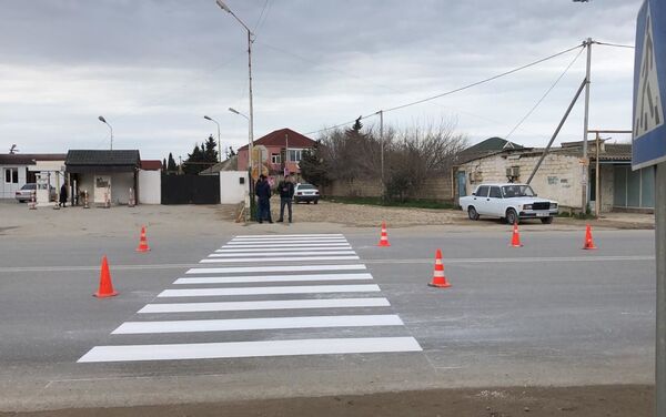 Дорожные службы Баку устранили недостатки в дорожной разметке и организации дорожного движения - Sputnik Азербайджан