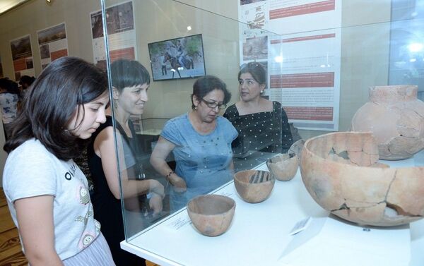 Выставка, посвященная десятилетию франко-азербайджанских археологических раскопок - Sputnik Азербайджан