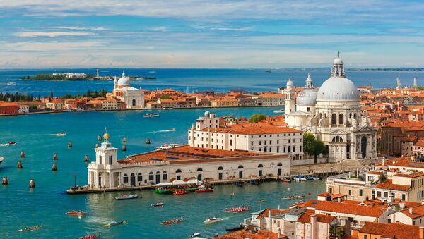 Город на воде, расположенный в Северной Италии, это величественная и удивительная Венеция  - Sputnik Азербайджан