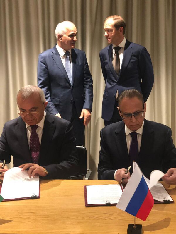 Спасибо новым контрактам: товарооборот России и Азербайджана набирает обороты - Мантуров Спасибо новым контрактам: товарооборот России и Азербайджана набирает обороты - Мантуров - Sputnik Азербайджан