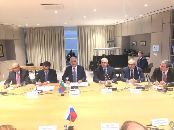 Спасибо новым контрактам: товарооборот России и Азербайджана набирает обороты - Мантуров Спасибо новым контрактам: товарооборот России и Азербайджана набирает обороты - Мантуров - Sputnik Азербайджан