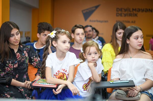 Мероприятие, посвященное детскому и юношескому творчеству в мультимедийном пресс-центре Sputnik Азербайджан - Sputnik Азербайджан