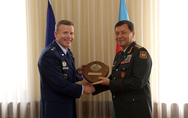 Начальник Генерального штаба Вооруженных Сил Азербайджана встретился с Верховным главнокомандующим Объединенными силами НАТО в Европе - Sputnik Азербайджан