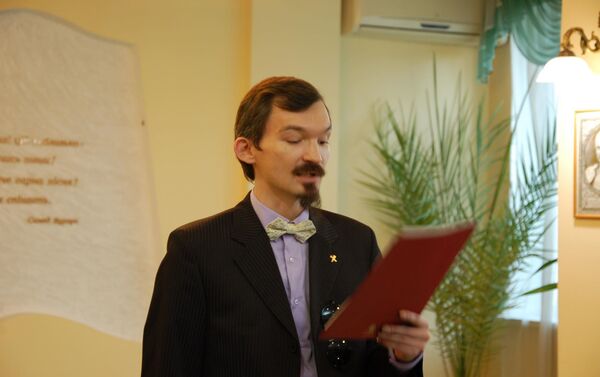 В Киеве состоялся вечер памяти поэта и переводчика Николая Мирошниченко - Sputnik Азербайджан