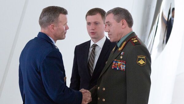 Валерий Герасимов встретился в Баку с Верховным главнокомандующим объединенными вооруженными силами НАТО генералом Тодом Уолтерсом - Sputnik Азербайджан