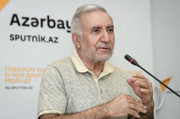 Меньше, да безопаснее: эксперт рассказал, как выбрать арбуз, чтобы выжить - Sputnik Азербайджан