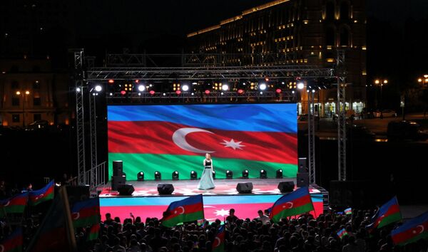 В Баку состоялся концерт к 50-летию прихода к власти Гейдара Алиева - Sputnik Азербайджан