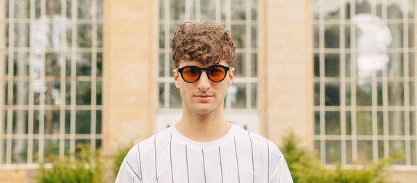 Очки Tens Spectachrome перенесут вас в мир режиссера Уэса Андерсона Очки Tens Spectachrome перенесут вас в мир режиссера Уэса Андерсона - Sputnik Азербайджан