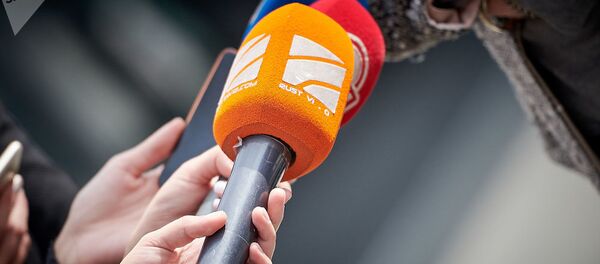 Микрофон телекомпании Рустави2 - Sputnik Азербайджан