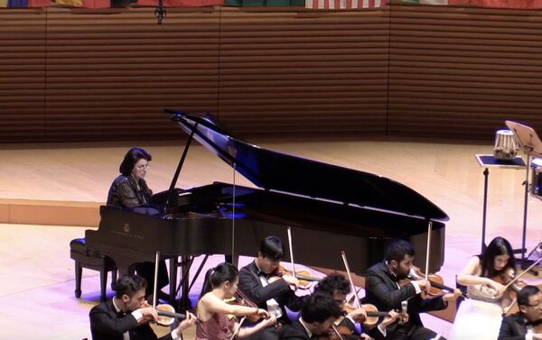 В концертном зале Walt Disney Concert Hall в Лос-Анджелесе состоялась мировая премьера произведений известного азербайджанского композитора Фирангиз Ализаде - Sputnik Азербайджан