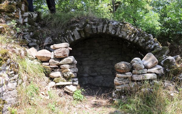 Qaleybuğurd kəndi ərazisində aparılan arxeoloji kəşfiyyat işləri zamanı aşkarlanan qədim məscid - Sputnik Azərbaycan