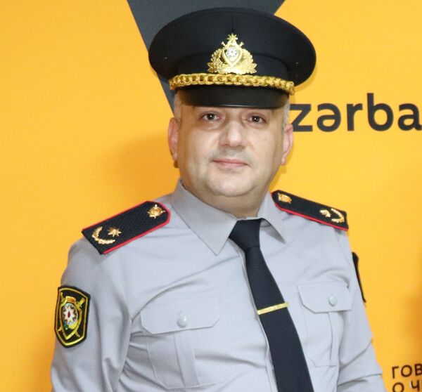 Bakının küçələrində xüsusi naryadlar yaradılır Bakının küçələrində xüsusi naryadlar yaradılır - Sputnik Azərbaycan
