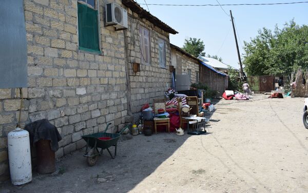 Samux kəndində məcburi köçkünlərin məskunlaşdığı ferma binasında yanğın hadisəsi baş verib - Sputnik Azərbaycan