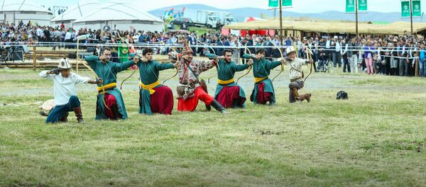 Gədəbəydə keçirilən Milli Yaylaq Festivalı Gədəbəydə keçirilən Milli Yaylaq Festivalı - Sputnik Азербайджан
