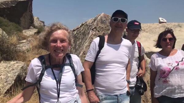 Азербайджанские полицейские спасли иностранцев от неминуемой смерти - фото Азербайджанские полицейские спасли иностранцев от неминуемой смерти - фото - Sputnik Азербайджан