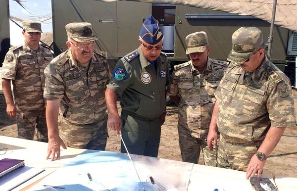 Азербайджан привлек к поискам пропавшего МиГ-29 роботов и иностранных специалистов - Sputnik Азербайджан