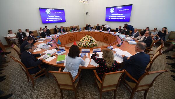 Заседание Комиссии по экономвопросам при Экономическом совете СНГ - Sputnik Азербайджан