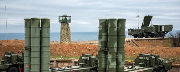 Комплекс ПВО С-400 Триумф в Севастополе, фото из архива - Sputnik Азербайджан