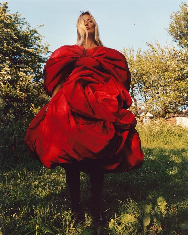 Кейт Мосс снялась в рекламной кампании Alexander McQueen Кейт Мосс снялась в рекламной кампании Alexander McQueen - Sputnik Азербайджан