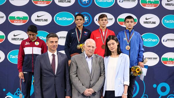 Азербайджанский борец вольного стиля Мурад Хагвердиев стал обладателем бронзовой медали чемпионата мира среди юношей - Sputnik Азербайджан