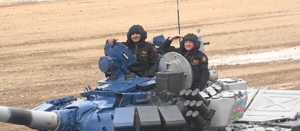 Выступление танкистов Азербайджана на АрМИ-2019 - видео - Sputnik Азербайджан