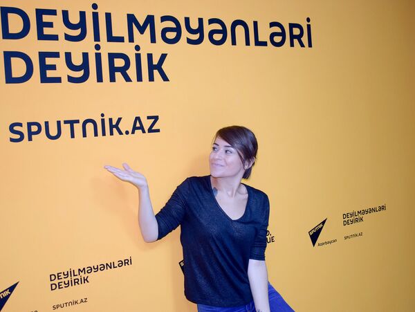 Rəfiqə Əziz: Mənim alt paltarında meydana qaçmaq fikrim yoxdur Rəfiqə Əziz: Mənim alt paltarında meydana qaçmaq fikrim yoxdur - Sputnik Azərbaycan