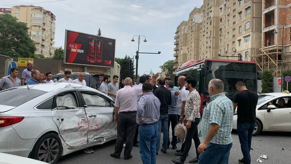 Авария с участием пассажирского автобуса - Sputnik Азербайджан