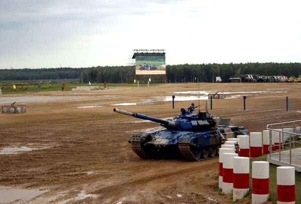 Азербайджанские военные вышли в полуфинал конкурса Танковый биатлон - фото - Sputnik Азербайджан