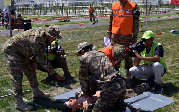 Конкурс Военно-медицинская эстафета продолжается - Sputnik Азербайджан