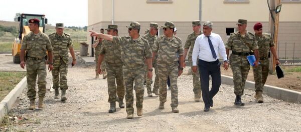 Министр обороны Азербайджана Закир Гасанов посетил ряд строящихся военных объектов в прифронтовой зоне Министр обороны Азербайджана Закир Гасанов посетил ряд строящихся военных объектов в прифронтовой зоне - Sputnik Азербайджан