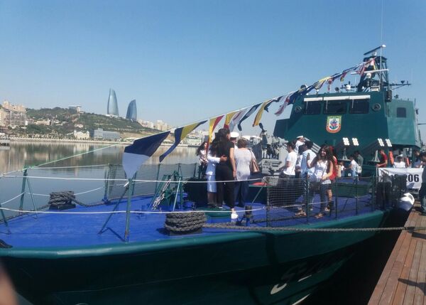 Шторм поставили на защиту границ Азербайджана на воде - Sputnik Азербайджан