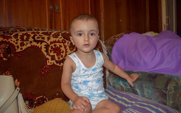 Двухлетний сын Сафуры Мамедовой, Юсиф - Sputnik Азербайджан