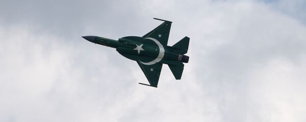 Пакистанский истребитель JF-17, фото из архива - Sputnik Азербайджан