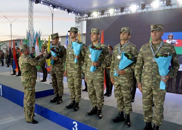 Азербайджан вошел в тройку лидеров конкурса Военно-медицинская эстафета - видео Азербайджан вошел в тройку лидеров конкурса Военно-медицинская эстафета - видео - Sputnik Азербайджан