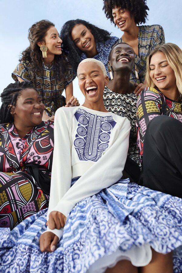 H&M объявили о сотрудничестве с африканским брендом Mantsho H&M объявили о сотрудничестве с африканским брендом Mantsho - Sputnik Азербайджан