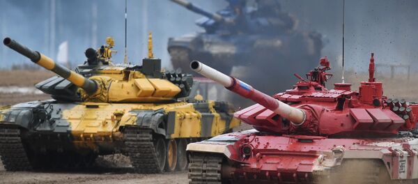 Танки Т-72Б3 команд армий России (справа), Азербайджана и Казахстана на дистанции финальной эстафеты первого дивизиона конкурса Танковый биатлон V Армейских международных игр-2019 в парке Патриот Танки Т-72Б3 команд армий России (справа), Азербайджана и Казахстана на дистанции финальной эстафеты первого дивизиона конкурса Танковый биатлон V Армейских международных игр-2019 в парке Патриот - Sputnik Азербайджан